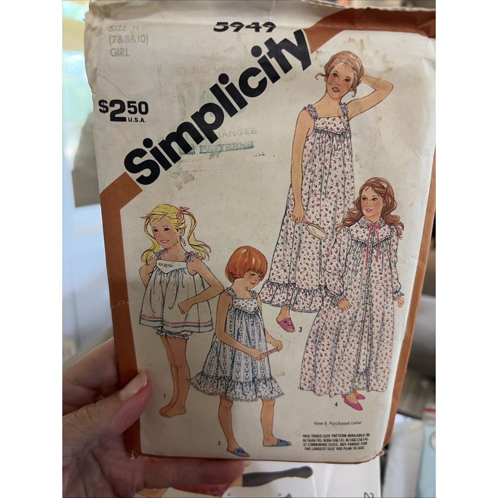 Vintage 1981 Simplicity 5949 Girls Nightgown Robe Sewing Pattern Size 7-10 Uncut